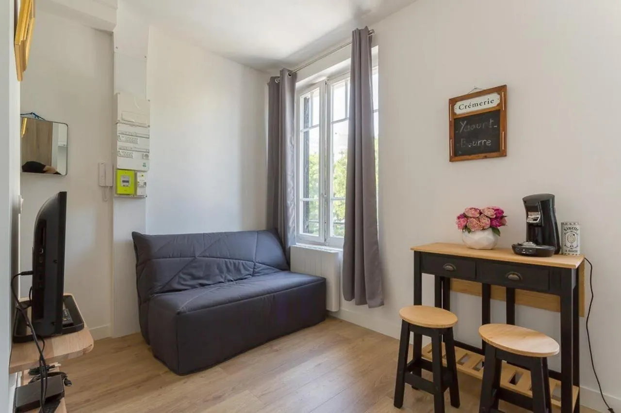Le George Gouy-Joli Studio- Debourg Gerland Lyon 0*,  France